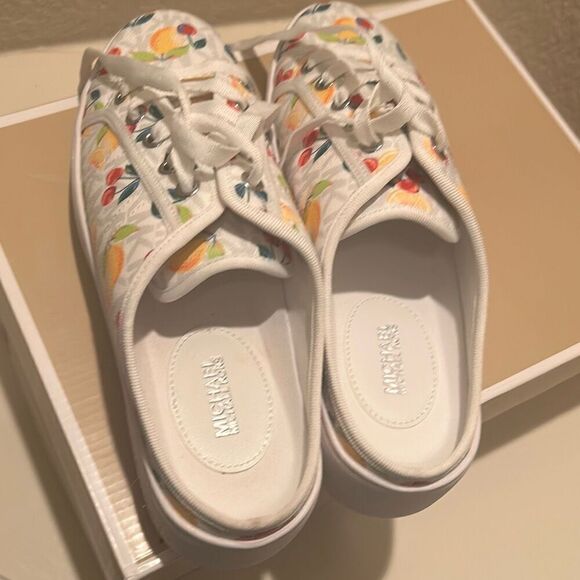 Michael Kors 7.5 Poppy Slide Sneakers Fruit Print Clogs Lemons Cherries Preppy - Picture 5 of 11